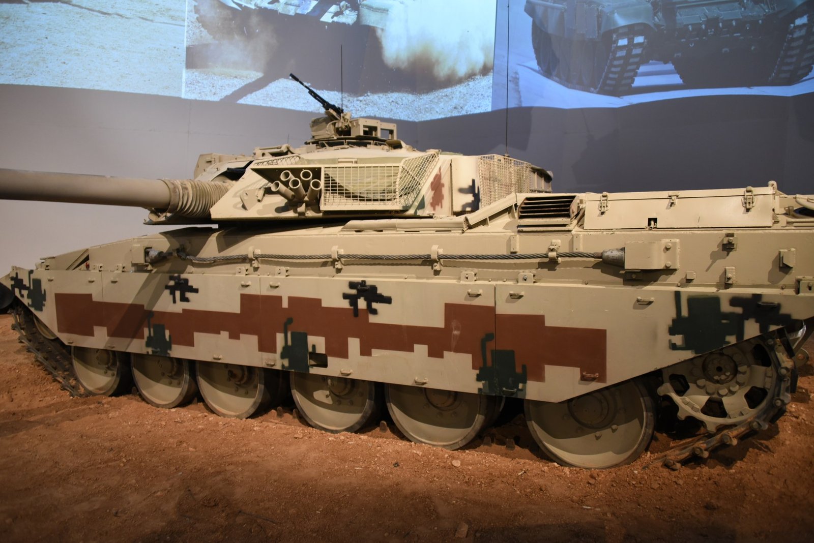 Challenger 1 Al-Hussein at The Royal Tank Museum, Amman, Jordan, photographed 2 February 2018. Source/. museum display vehicle; Shows Jordanian afterlife, but not evidence of current fleet status.