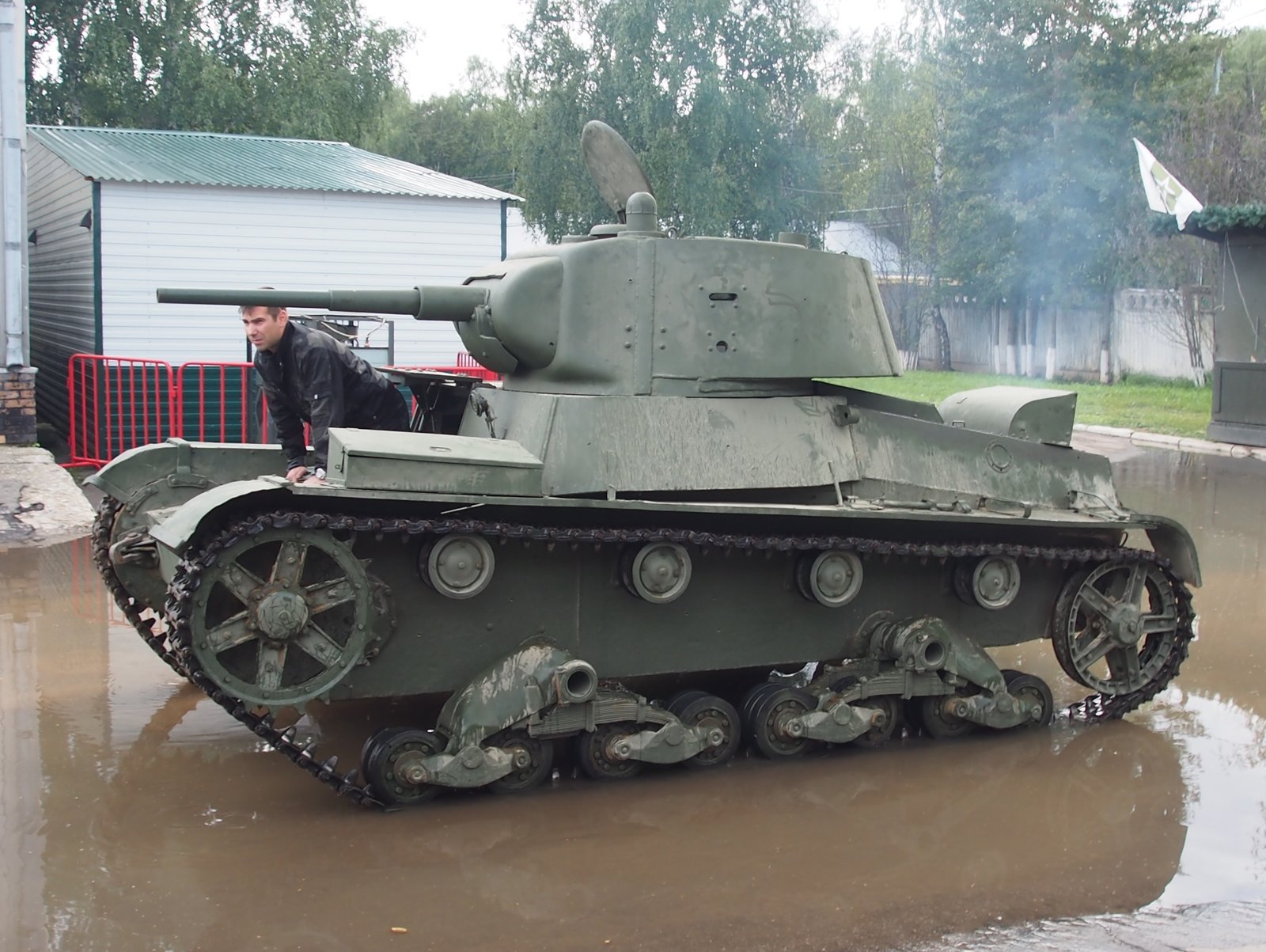 T-26 operating during a Kubinka museum demonstration on 16 August 2016; this is not wartime-action imagery.