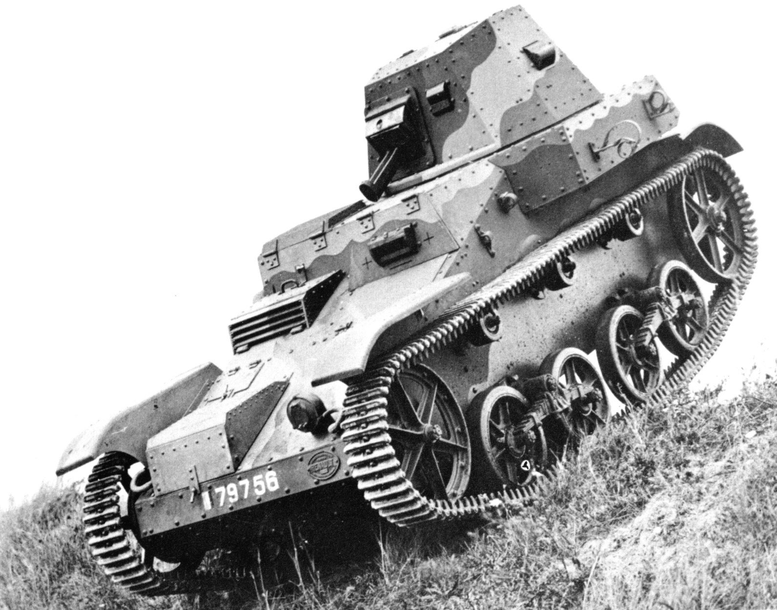 Renault VM / AMR 33 prototype 79756 during trials, dated 1932 by the source description.