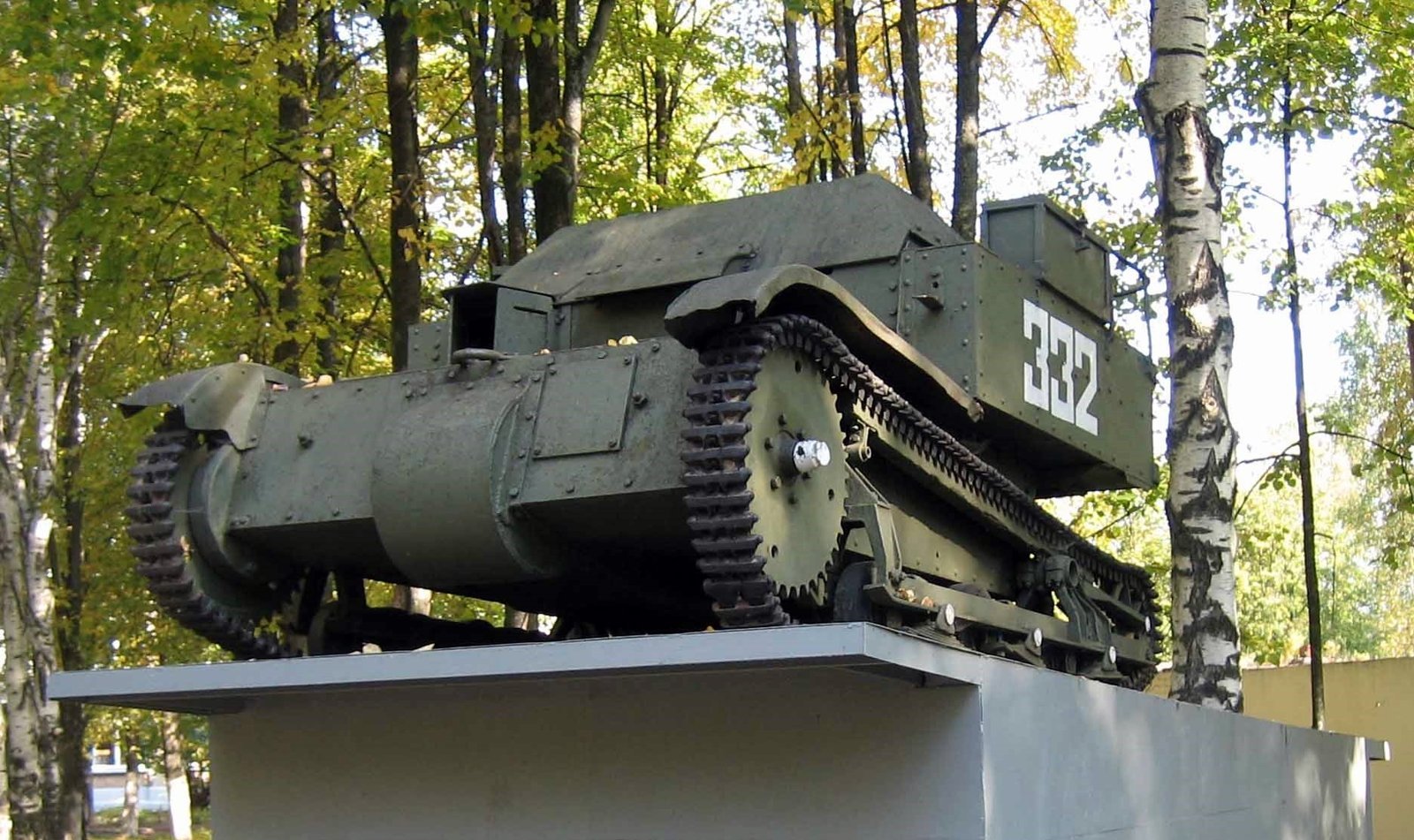Front-left view of a T-27 tankette at Kubinka Tank Museum on 23 September 2006.