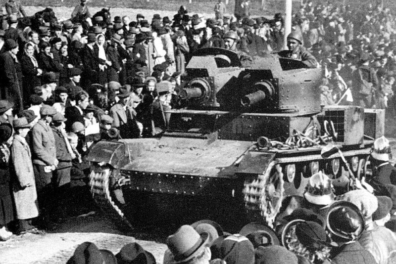 Polish Vickers Type A tanks in the 1938 Zaolzie context, according to the source caption.
