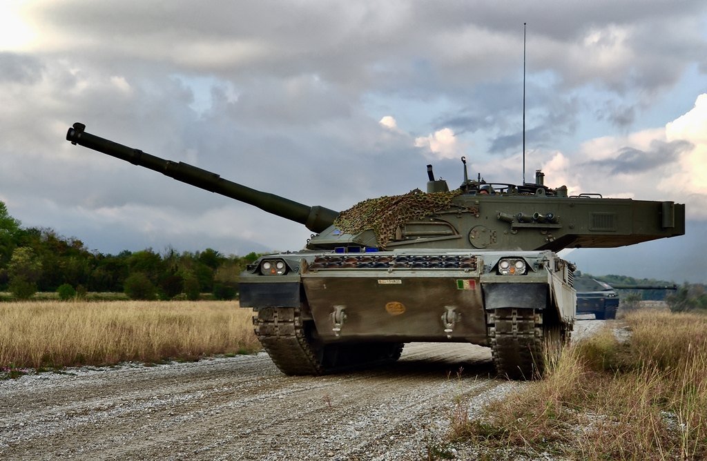 C1 Ariete main battle tanks during an Italian Army exercise, 16 October 2019. Italian Army exercise; exact range not specified in retrieved metadata.
