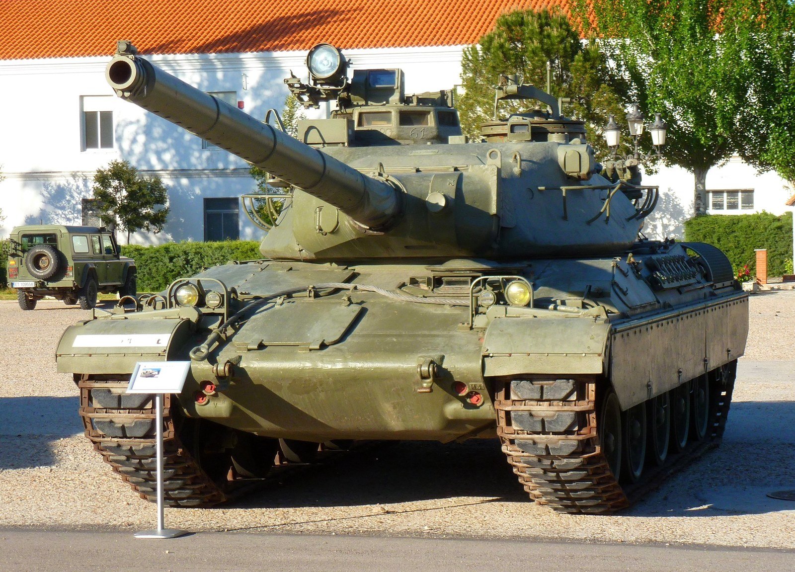 AMX-30EM2 of the Spanish Army, photographed 31 May 2013. preserved vehicle; visible external fittings is not established to represent every EM2 sub-configuration. [S7].