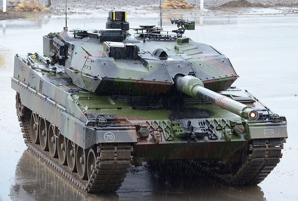 Leopard 2A6 during ILÜ Bundeswehr 2012 at Bergen-Hohne, Germany, 27 September 2012. training demonstration image; not a combat photograph.