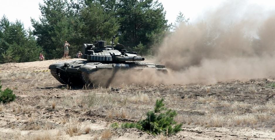 T-72M2 during a field demonstration, 17 September 2014. T-72M2 / Moderna-type prototype. Source/. source metadata gives generic “T-72M2”; location not specified. [COMMONS-010].