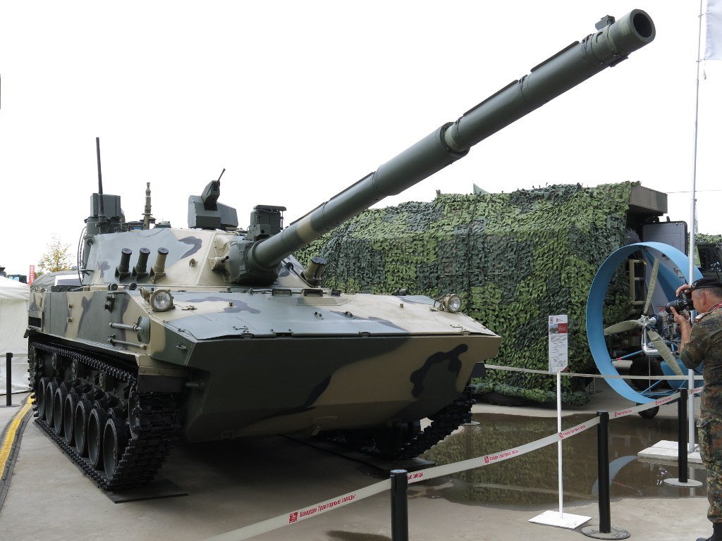 2S25M Sprut-SDM1 at Army 2016. 7 September 2016. Park Patriot, Kubinka, Moscow Oblast, Russian Federation. Exhibition vehicle; Shows modernized turret, glacis, and remote-weapon-station details.