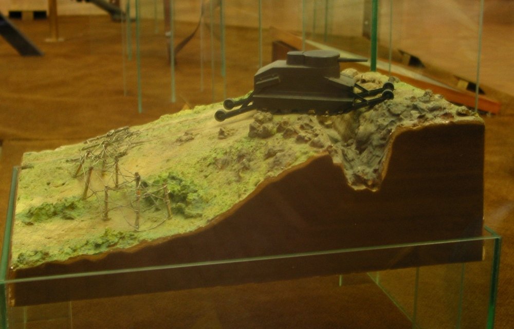 Scale model of Günther Burstyn’s 1911 Motorgeschütz concept at the Heeresgeschichtliches Museum, photographed in 2010; this is a model, not a completed prototype.
