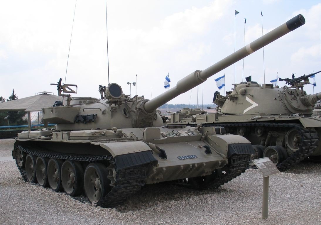 Tiran-5Sh / Israeli-upgraded T-55 at Yad La-Shiryon, showing the 105 mm gun and Israeli external fittings, photographed 29 October 2005. File description notes 105 mm gun; museum condition may differ from service condition.