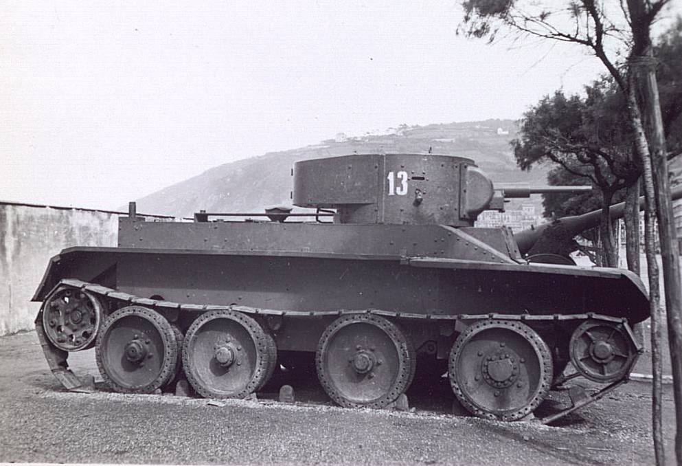 BT-5 in Spanish Republican service, dated broadly to 1936–1939; the broad catalogue range is not an exact delivery date.