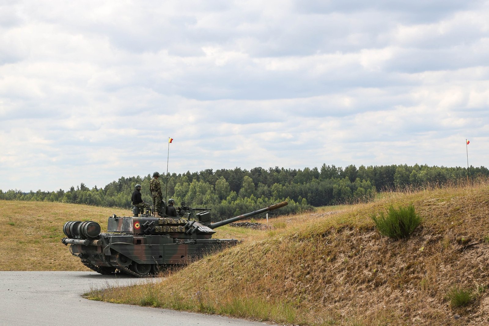 Romanian TR-85M1 Bizonul during Combined Resolve II. 26 June 2014, Grafenwoehr Training Area, Germany. Source/. multinational training context. [COMMONS-COMBINED].