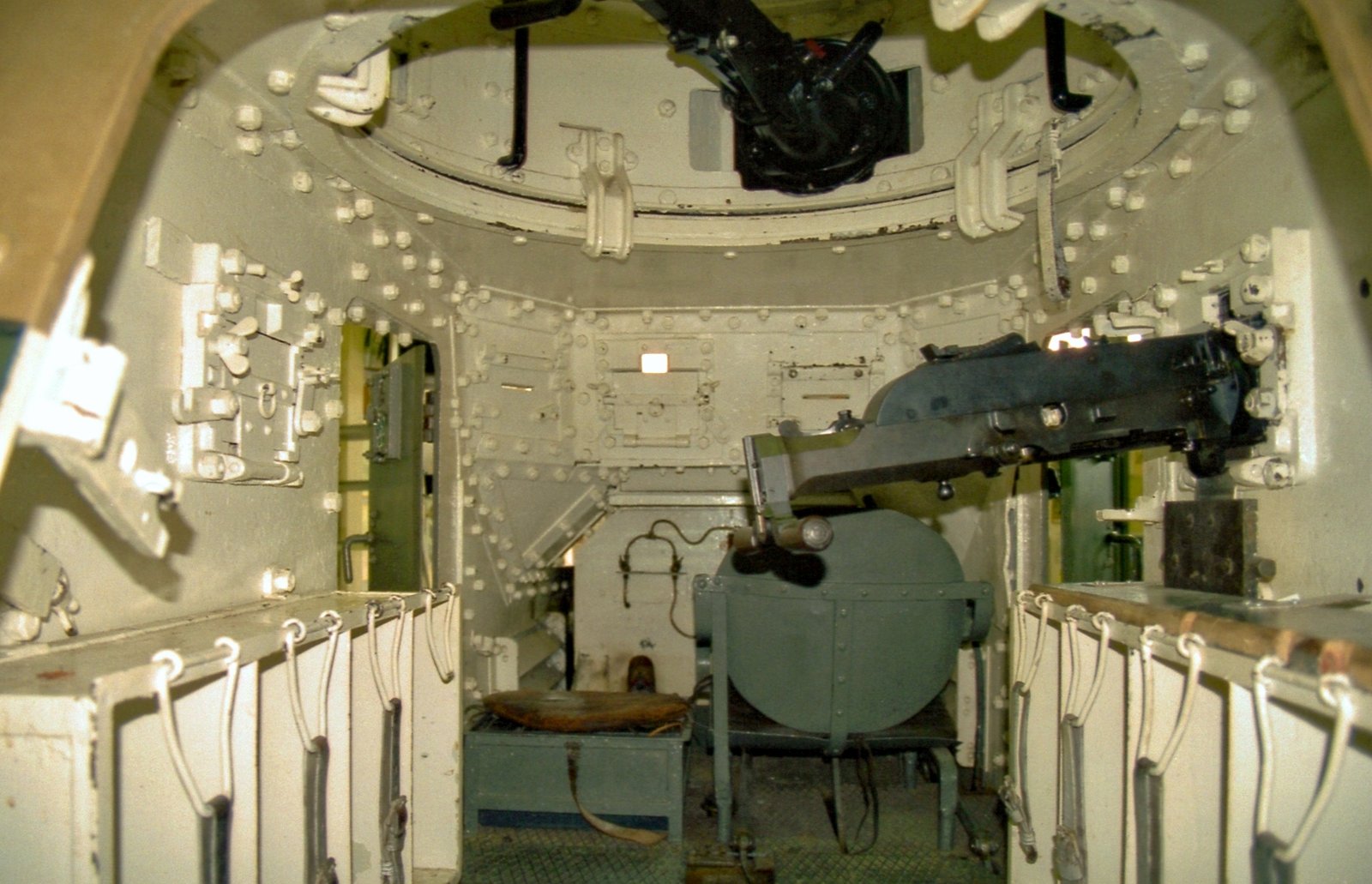 Interior of a preserved Stridsvagn m/21 at the former Pansarmuseet Axvall, photographed 31 May 2000. Museum condition may differ from original service configuration.