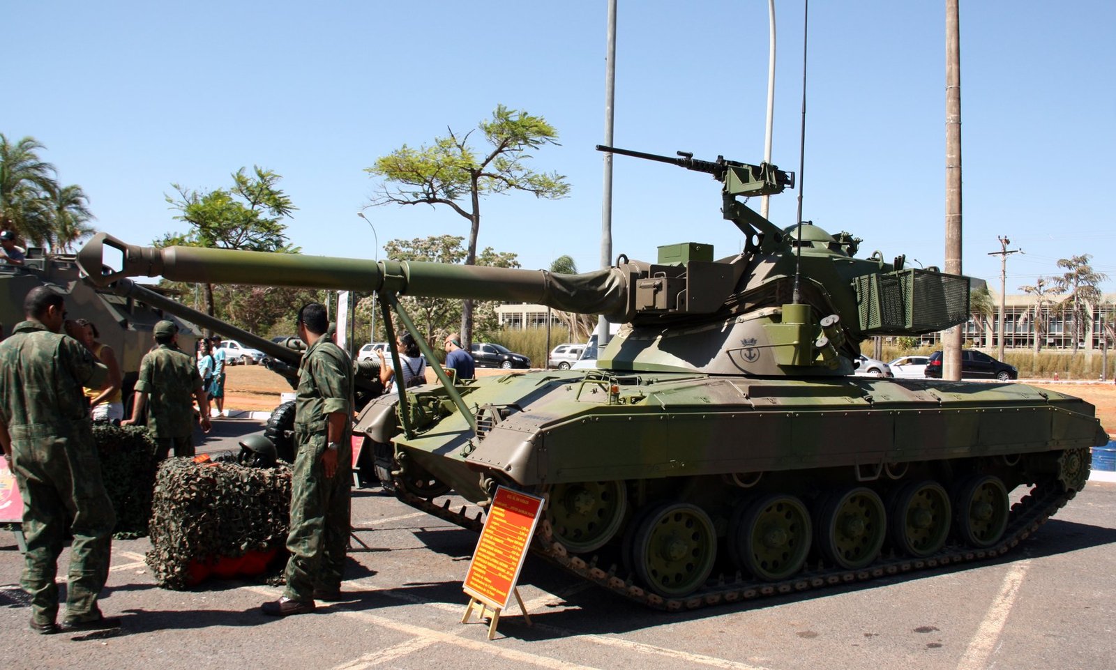 Brazilian Marine Corps SK-105 A2S on public display.