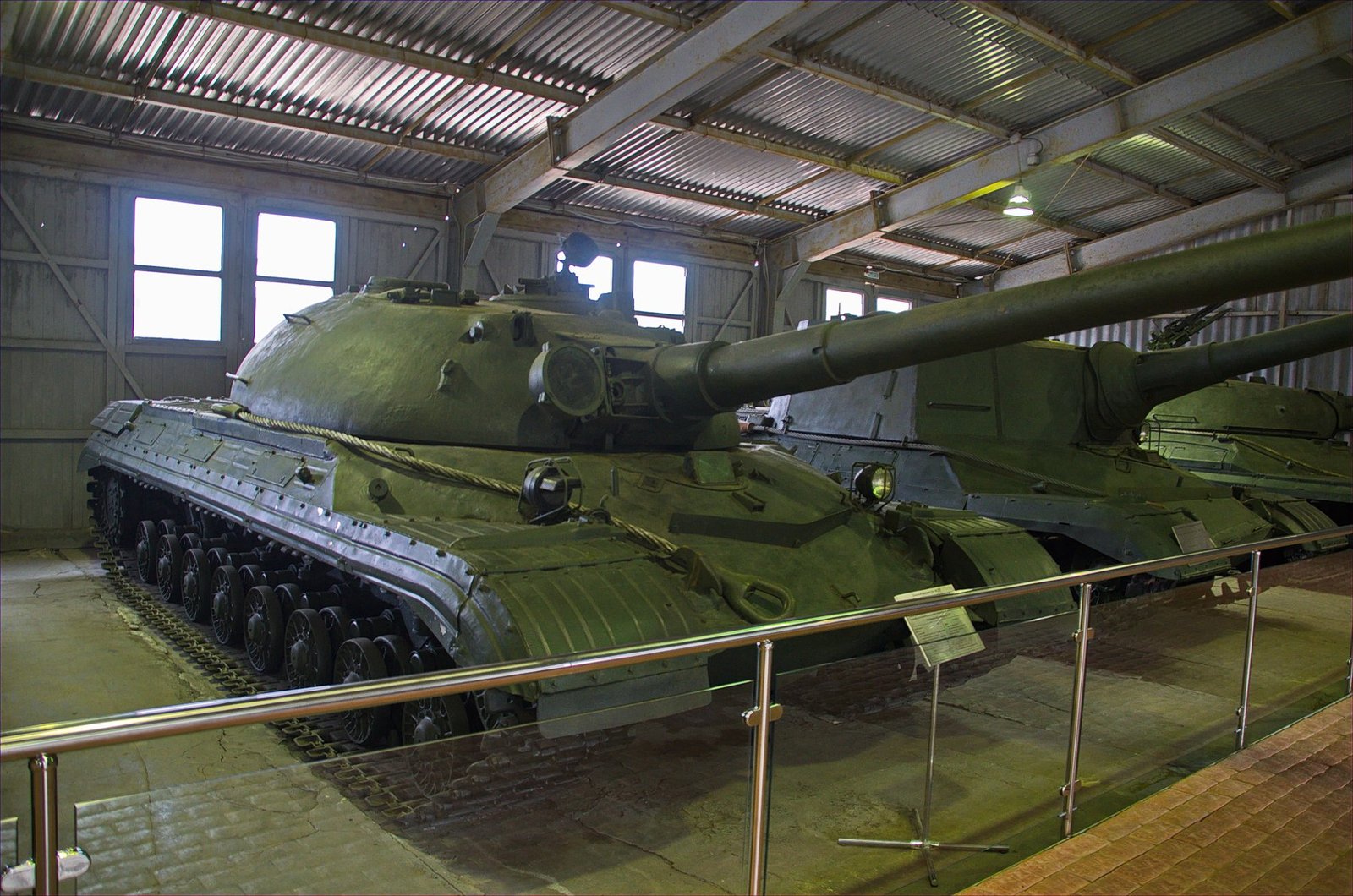 Object 277 in the Kubinka tank museum environment, broad side/front museum view. 1 October 2015. Shows exhibit context; not evidence of original trial paint or fitting.