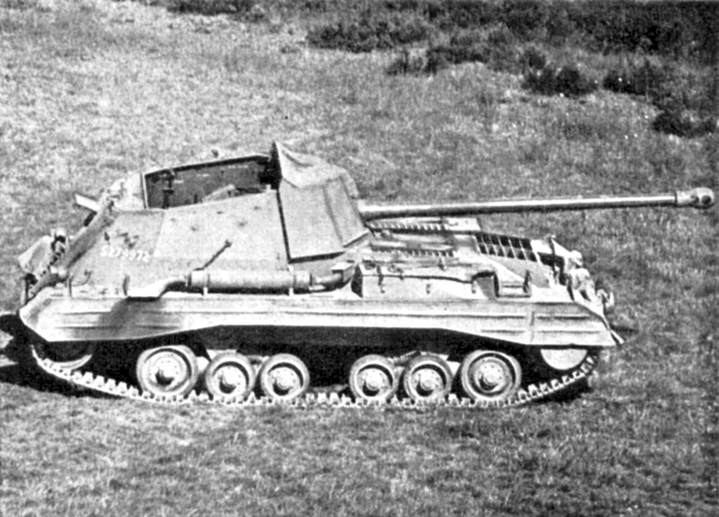 Archer self-propelled 17-pounder anti-tank gun on Valentine chassis; date/location not stated. Source/.