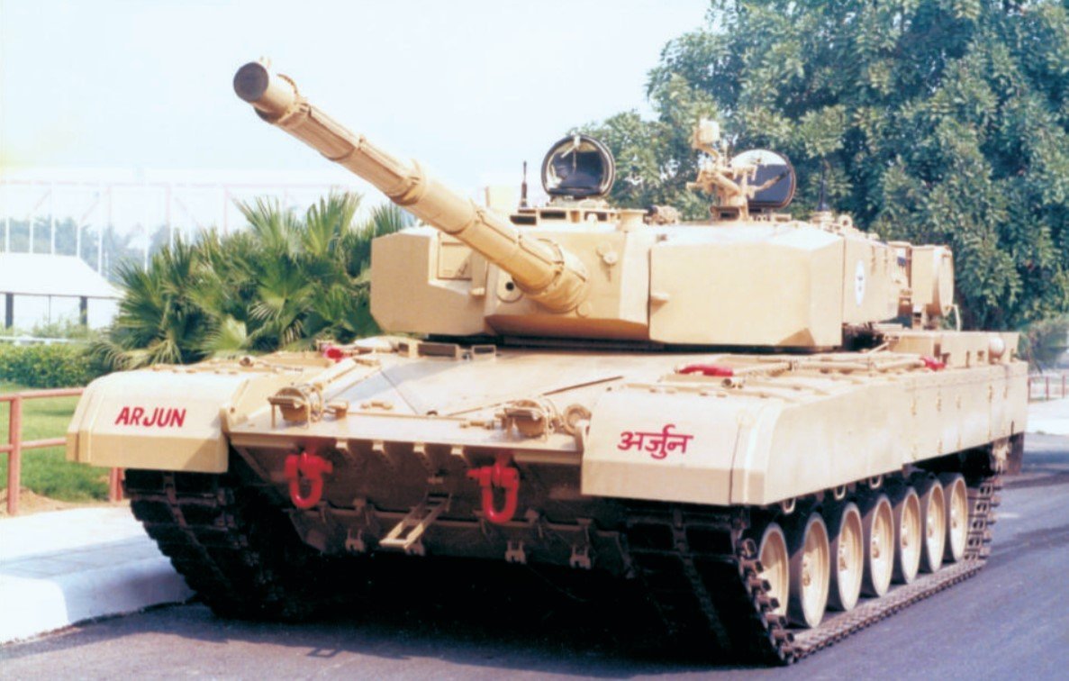 Early model Arjun Mk 1 main battle tank, front-left view, 2 March 2009.