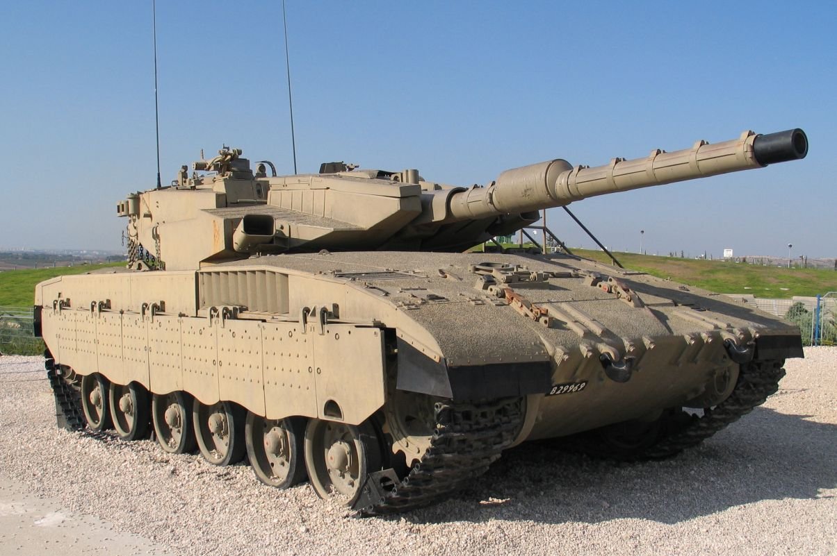 Merkava Mk III MBT at Yad La-Shiryon Museum, Latrun, Israel, photographed 12 November 2005.